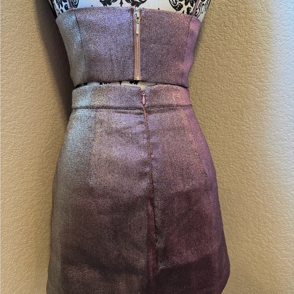 White fox Boutqiue two piece shimmer set - Picture 6 of 7